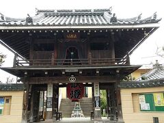 大蓮寺は、安土桃山時代に開山され、豪商淀屋清兵衛歴代の墓や武将脇屋義助所縁の寺として有名なんだとか。