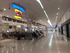 入国審査と税関を過ぎて入国。
こちらの釜山港国際旅客ターミナルで両替と手荷物の一時預けをする。

さて、これからどこへ行こうかな？