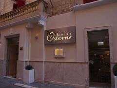 今回の旅の拠点、ヴァレッタのOsborne Hotelを出発。