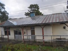 　下徳富駅です。
　なお、新十津川駅と下徳富駅の間には中徳富駅というのがありました。
　2006年に廃止されたそうですが、駅の跡は残っていないとか。
　確認したかった。