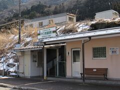 中三依温泉駅です。
閑散としていますね。