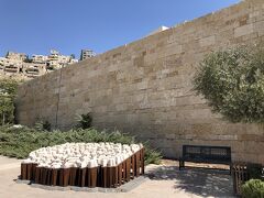 エルサレムの嘆きの壁みたいですが、
ヨルダン国立博物館です。