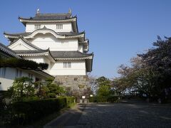 自粛中大多喜城、一日来場３００人、