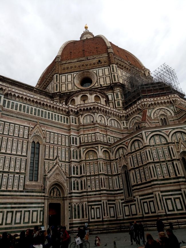 サンタ・マリア・デル・フィオーレ大聖堂。工事中でした。