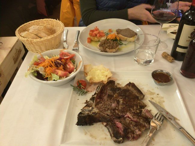 ビステッカ＝Tボーンステーキの有名店。美味しかったです♪