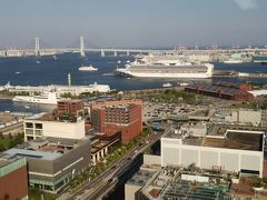 ベタ(？)に有名な観覧車に乗ってみました。
横浜の港が一望でき、キレイでした。
楽しい１日となりました。