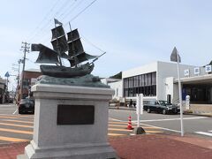 串本駅に移動した。紀伊半島最南端の駅です。こちらにもエルトゥールル号のモニュメントがあった。