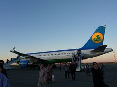 1日目
さて出発してウズベキスタン到着です！！
飛行機が　映画「旅のおわり世界のはじまり」の出演者の皆様と一緒でした(°Д°)ﾋﾞｯｸﾘ
さすがにビジネスクラスでしたけどね( ´-ω-)