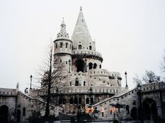 今では観光客で溢れかえる漁夫の砦。当時も人気観光スポットには変わりなかったけれど、ハンガリーを訪れる観光客の数が今とは比べるべくもない。他人を気にすることなく自分のペースで見て回れた