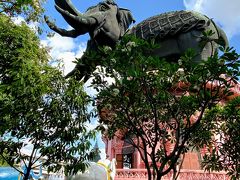 バンコクでのニュースポット発見！

３つの頭を持つ巨大ゾウの鎮座する「エラワン・ミュージアム」

外国人の入場料がお高く設定されていて４００バーツ。