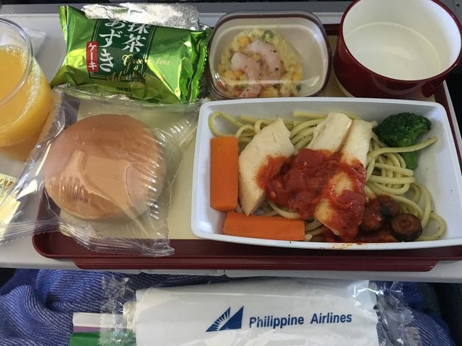 1日目　<br /><br />いよいよ出発！！楽しみすぎる～～～（思い出しニヤニヤ）<br />羽田からフィリピンエアラインでまずはマニラまで。<br />機内食おいしかったです＾＾