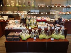 東京・六本木『Grand Hyatt Tokyo』1F【Fiorentina 
Pastry Boutique】

『グランド ハイアット 東京』の【フィオレンティーナ 
ペストリーブティック】の写真。

イースターにちなんだものが売っています。

＜営業時間＞
9:00～22:00

https://www.tokyo.grand.hyatt.co.jp/restaurants/fiorentina-pastry-tokyo/