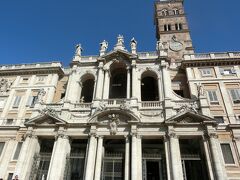 本日最初に向かったのが、
サンタマリアマッジョーレ教会。

ローマ4大聖堂の一つです。
テルミニ駅から徒歩5分でした。

イタリア軍？による荷物検査がありました。
朝9:00なので人が少ないです。
