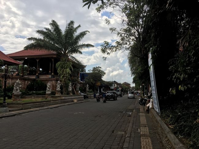 急ぎ足で次の目的地まで向かいます