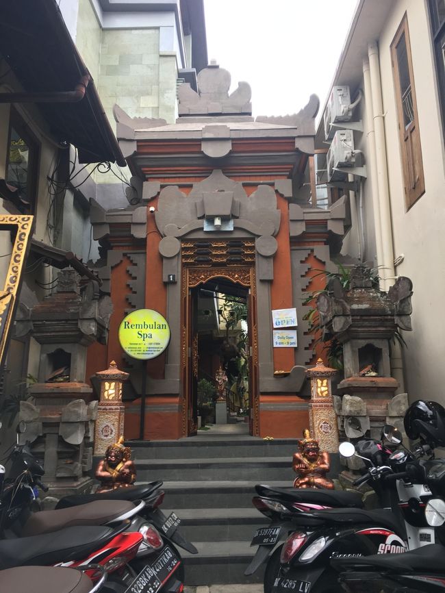 スパの入り口。<br /><br />今回はここにはいきませんでしたが気になる。。