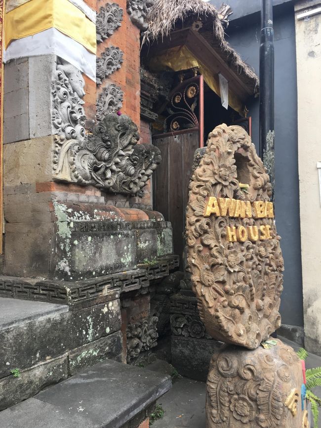 素敵な絵のあるお店を目指して歩きます