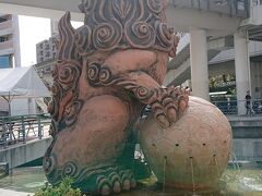 牧志駅近くのさいおんうふしーさー。
うふとは大きいという意味ですって。
確かに大きいです。