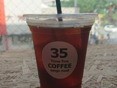 35コーヒー。
ゆいレールの駅に粉や豆を売っていて気になってました。
国際通りを歩いていたら１００円で飲めるショップがドンキにあり休憩。
 “サンゴ再生プロジェクト”売り上げの3.5パーセントがベビーサンゴの移植に使われる活動をしているらしいです。東京にもあれば行くのになぁ。

この後荷物をピックアップして帰りました。
LCCのセールはかなり安く行けることがわかり、
航空運賃が節約できると良いホテルにステイできる！！
これからは要チェックします。