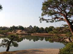 日本三大名園の後楽園。
綺麗に整備されていて、さすがといった感じ。
本当に美しい庭園でした。
開園と同時に行くと朝の空気が気持ち良いのでオススメです。