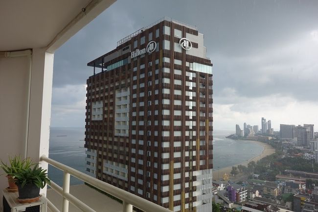 17日　8：00　雨が降り出しました．．．もっと降れ．．．もっと降れ．．．30分ほどで雨雲は去った．．．こりゃぁ～足らんわ！！