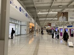 成田発早朝のLCCは結構混んでました。でもコロナの影響か空席もチラホラ。関空の第2ターミナルは相変わらずのLCC感。

★ピーチエア　7:35NRT発　9:15KIX着