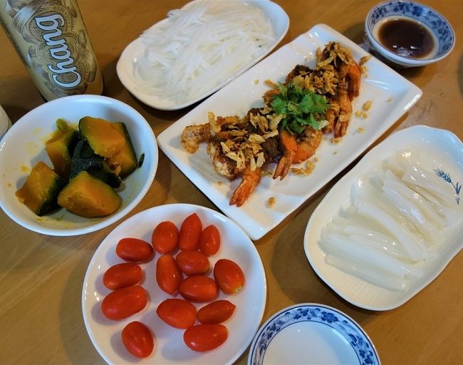 17日　　夕食<br />イカの刺身　エビ揚げ（新メニュー、この美味しさは格別じゃ◎）　カボチャ煮　ミニトマト　刻み大根