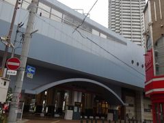 　南海電車の泉大津駅着。ひさびさの大阪だけど、すぐに次の目的地に向かって移動です。
　ああ、船がそのまま東京まで行ってくれたらラクなのに…という願望は、来年にはかなうはず。阪九フェリーのグループ会社が、北九州～横須賀間の新規航路を計画中で、今から楽しみです。
