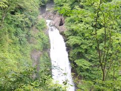 ホテルを後にして、秋保大滝の観光。
私は城も大好きですが、滝も実は好きで、特に大きなこの滝は
心が癒されます。。。