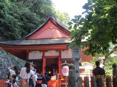 厳魂神社（いづたまじんじゃ）“奥社”の海抜は４２１メートルです。表参道からの石段は全１３６８段あります。