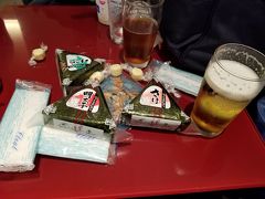 ◆12/26 (初日)
アシアナ航空なので一度仁川空港へ向かいます。
昼過ぎの飛行機でしたので9時ごろ家を出発です。

成田空港のプライオリティパスで入れるラウンジですに行きました。
軽食のみですが、ビールとおにぎり、軽いおつまみが食べれます
