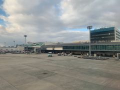 伊丹空港に無事に到着いたしました。

以上で、旅行記を終了したいと思います。ご覧いただきまして、ありがとうございました。