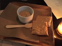 BLT
アペタイザーのサーモンペースト。