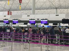 香港国際空港到着。
今は第2ターミナルが工事中のため、LCCのカウンターも第一ターミナルです。
