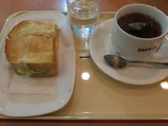 二日目は、広島駅前でレンタカーを借りて 山口県 岩国 ＆ 周防大島へ日帰りドライブです。

朝食は 軽くドトールで。
