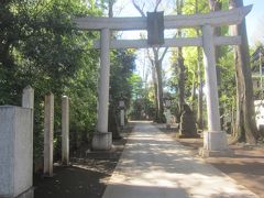荻窪駅方面へと進んで､荻窪警察署の前辺りにあった八幡神社
こちらは上荻窪村の鎮守
