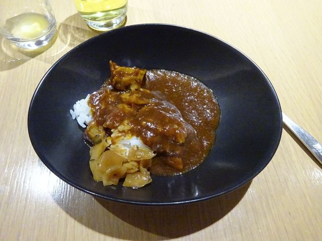 そしてJAL特製オリジナルビーフカレー。<br />朝から色々欲張って食べてしまいました。