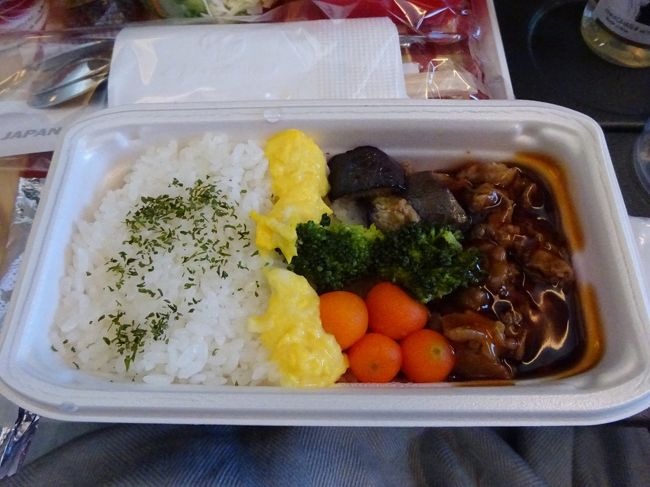 メインはすき焼き風のご飯。