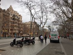 再び地下鉄で移動してグラシア通りへ。
