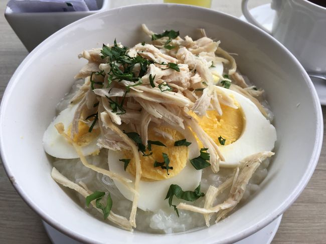 いただきます<br /><br />ちょっと肌寒かったのでお粥、ちょうどよかった<br />そしておいしかった