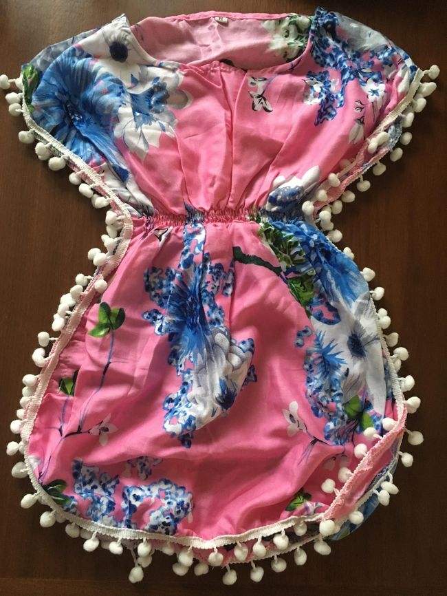 ウブド市場で<br />姪っ子へのワンピース<br /><br />ポンポンがついててかわいい