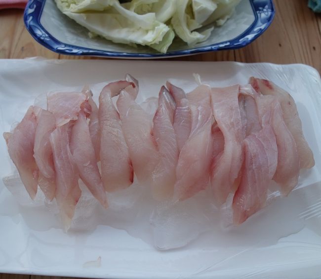 刺し身は〇．．．でも日本の刺身の方が美味しいです。