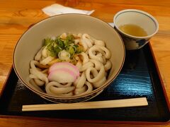 まずは腹ごしらえ！くたくたの伊勢うどん。