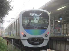 出発を待つ池袋行の電車
西武線のスマイルトレイン!(^^)!
練馬までの1駅は単線の西武豊島線ですが､ハリポタトレインになっちゃうかも！？