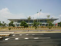 羽田空港から6時間弱、12：15ノイバイ空港に到着
やはりANA便は快適！