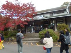 　途中に比叡山に登るケーブルカー八瀬駅。