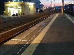 所変わってここは福山市の松永駅です。
結局、新岩国から三原まで新幹線を利用し、そこから在来線でここまで来ました。
友人とも約1年ぶりの再開です。