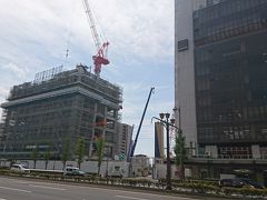 道路の反対側は、名豊ビル跡。
豊橋の歴史が塗り替わっている真っ最中。