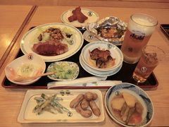 18:30
夕食です。
今夜も、ごちそうが並びましたよ。

①自家製梅酒
②インゲン胡麻マヨネーズ和え+生茹で落花生
③肉じゃが
④尾瀬豆腐
⑤ポークステーキジンジャーソース+生野菜もろこしソース
⑥茄子のミートグラタン
⑦鱈と季節野菜のホイル焼き
⑧自家製野菜のフライ(胡瓜/茄子/南瓜)
⑨自家製野菜の浅漬け

⑩生ビール‥600円