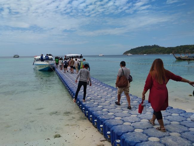 一人だと長く感じる6日間ですが<br />仲間と一緒だとあっという間に過ぎ去ってしまいますねー！<br /><br />次はGWの多良間島で遊びましょう!?(この時はそう思っていました！）<br />まさか行けなくなるとは……。