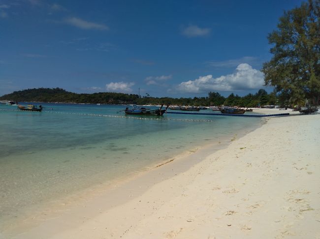 船が離れると島の静けさが戻ります。